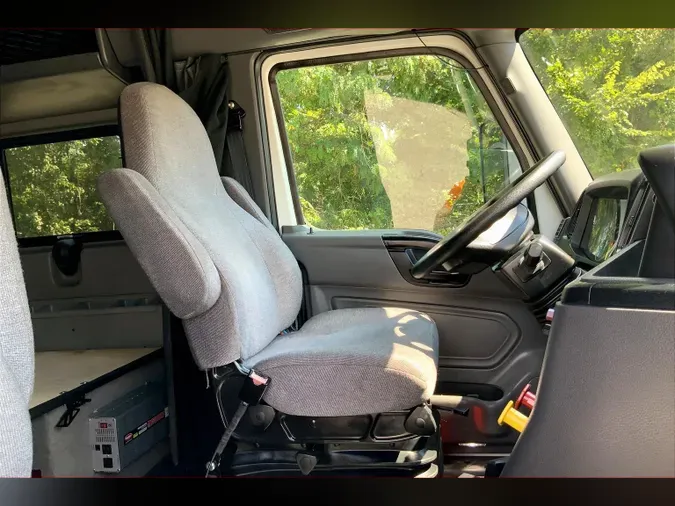 2022 INT LT625 6x4