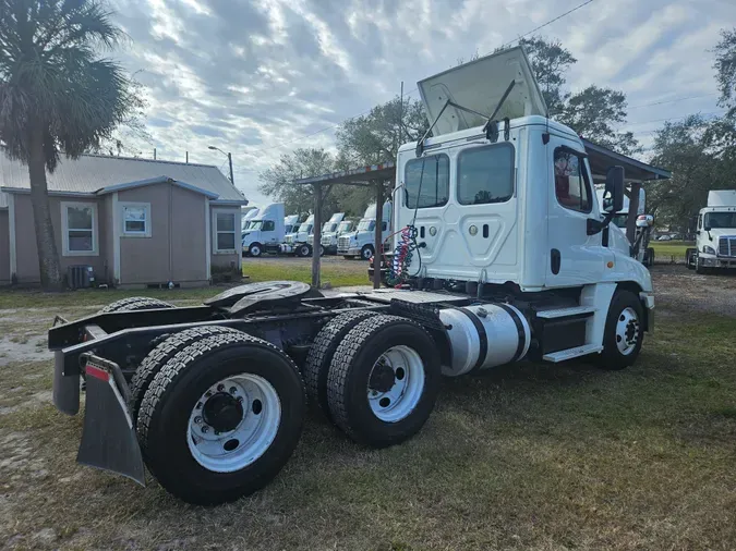 2018 FREIGHTLINER/MERCEDES CASCADIA 125