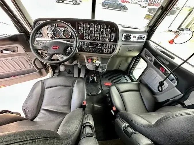 2021 Peterbilt 389