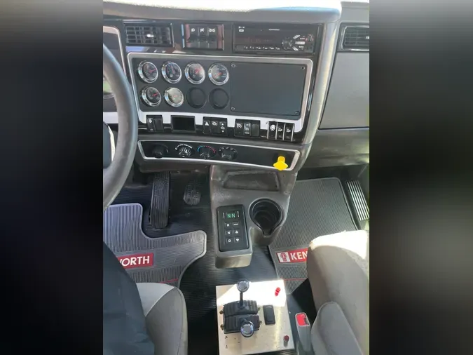 2015 Kenworth T44014efd112d1c4e547b5326e250a4ec8de