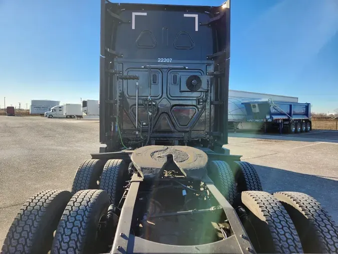 2022 FREIGHTLINER Cascadia 126