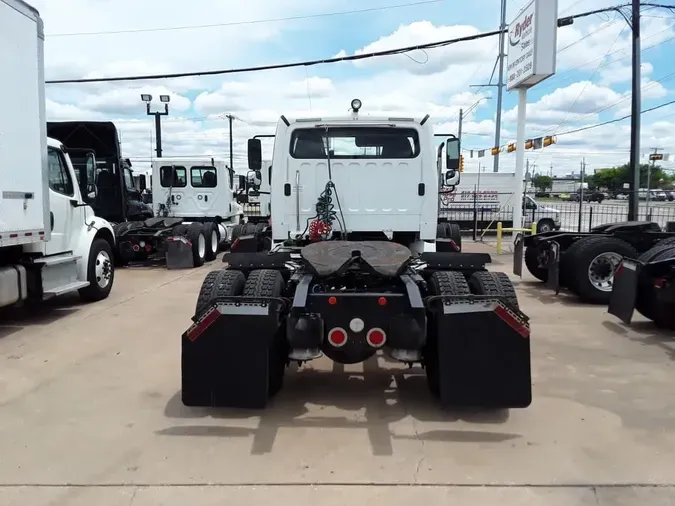 2018 FREIGHTLINER M2-112