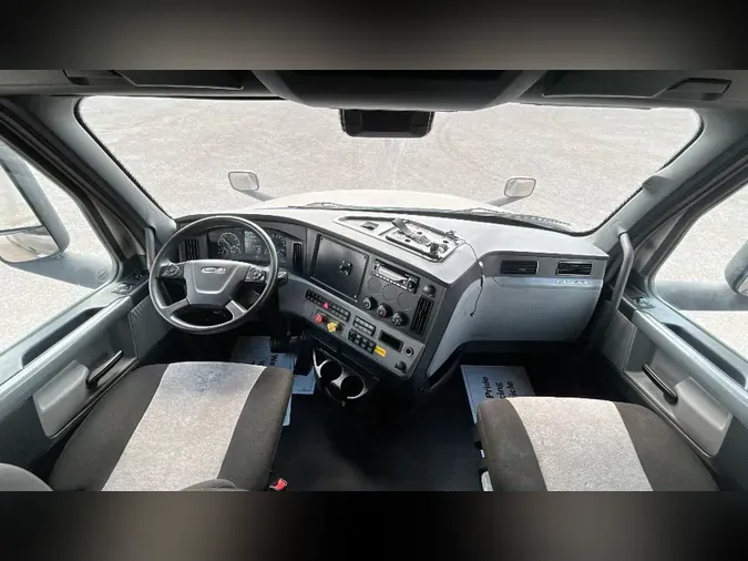 2022 Freightliner Cascadia 126