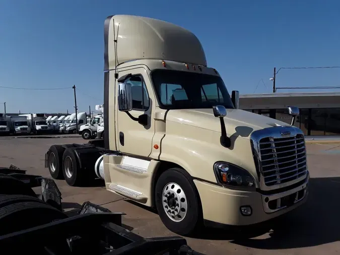 2019 FREIGHTLINER/MERCEDES CASCADIA 125