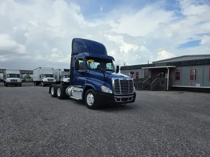 2020 FREIGHTLINER/MERCEDES CASCADIA 125