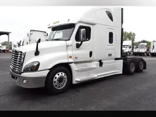 2016 Freightliner CASCADIA 125