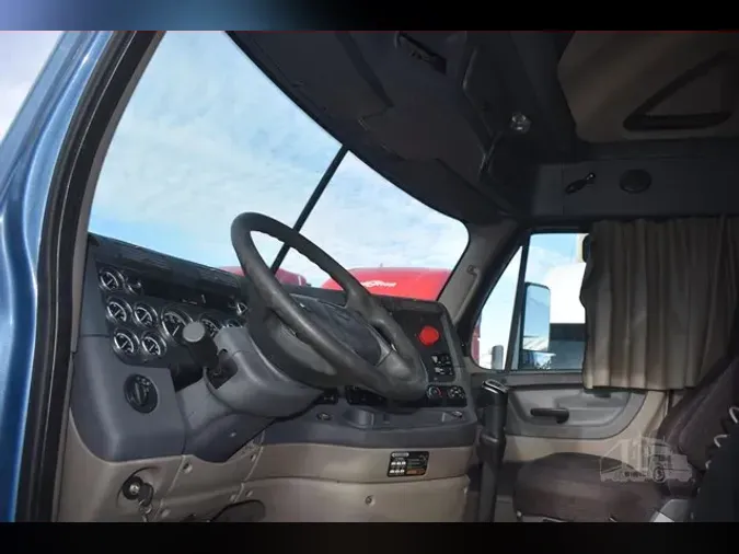 2010 FREIGHTLINER CASCADIA 125