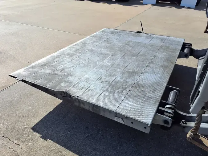 2019 FREIGHTLINER/MERCEDES M2 106