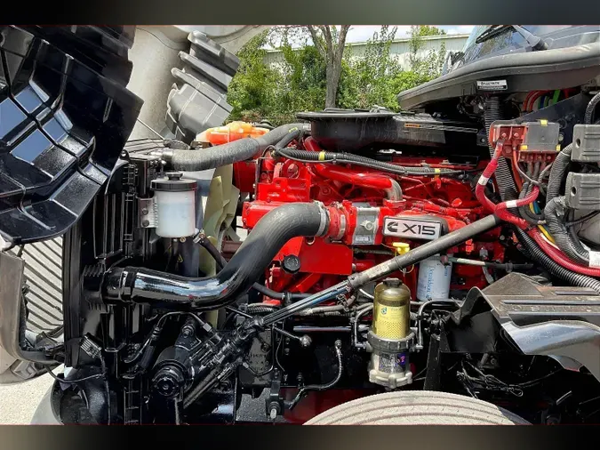 2022 INT LT625 6x4