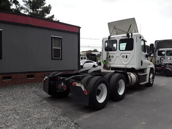 2018 FREIGHTLINER/MERCEDES CASCADIA 125