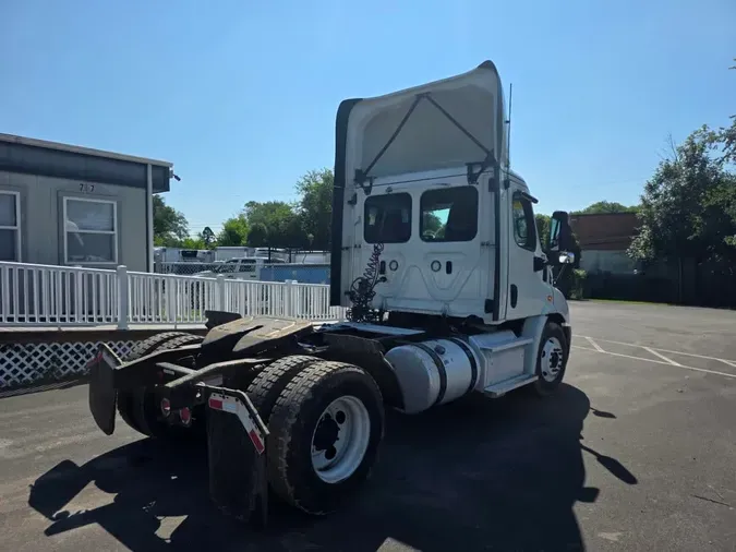 2020 FREIGHTLINER/MERCEDES CASCADIA 11314fe6d666f95a74ab0ba936e306e973a