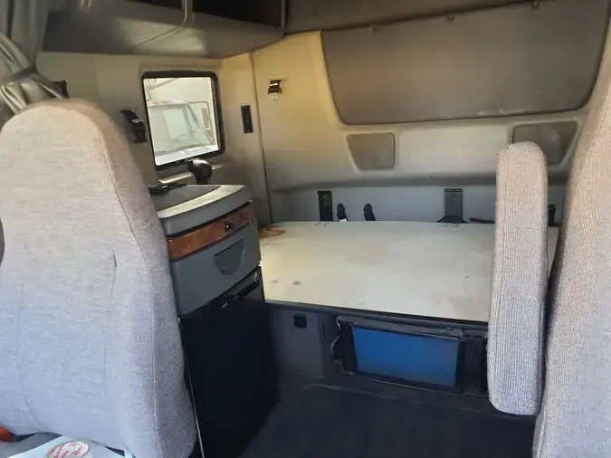 2019 NAVISTAR INTERNATIONAL LT625 SLPR CAB