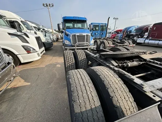 2016 FREIGHTLINER CASCADIA 113