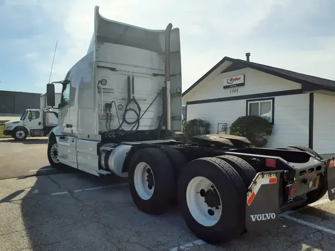 2020 VOLVO VNR64T-640