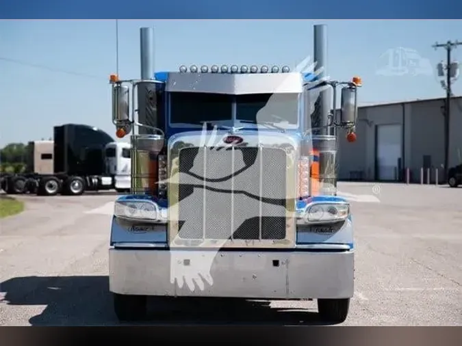 2021 PETERBILT 389