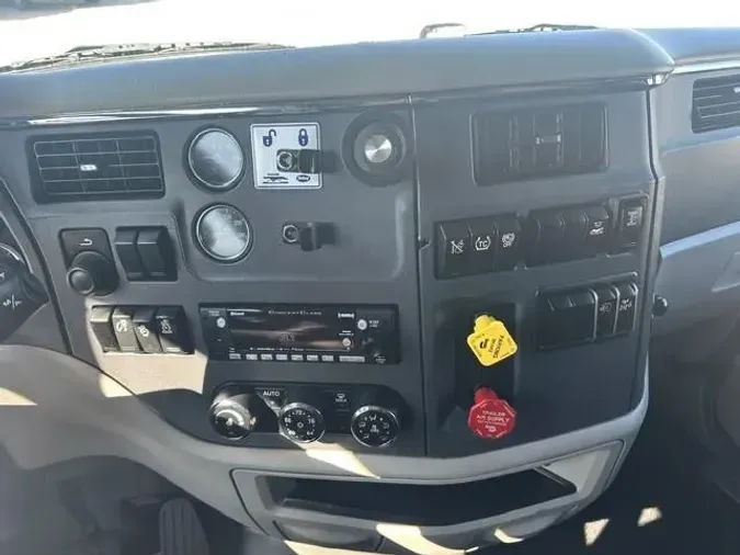 2022 Peterbilt 579
