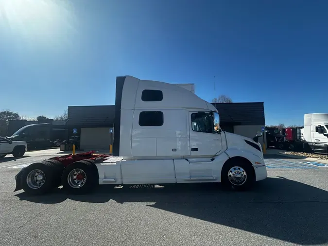 2020 Volvo VNL64T860