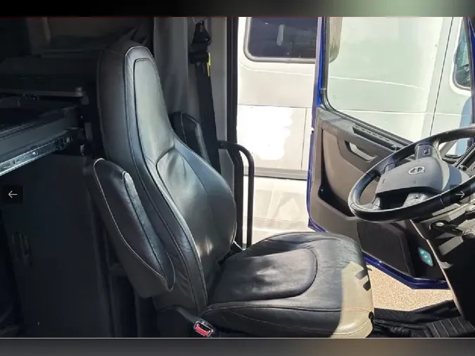 2024 VOLVO VNL64T760