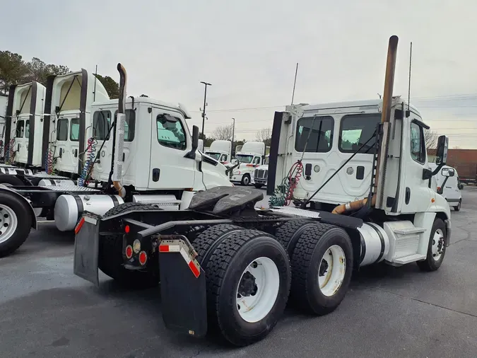 2015 FREIGHTLINER/MERCEDES CASCADIA 125