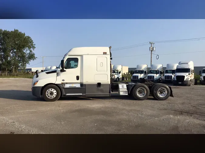 2022 Freightliner Cascadia 12615109af21ebe2456d872dc43ea29691d