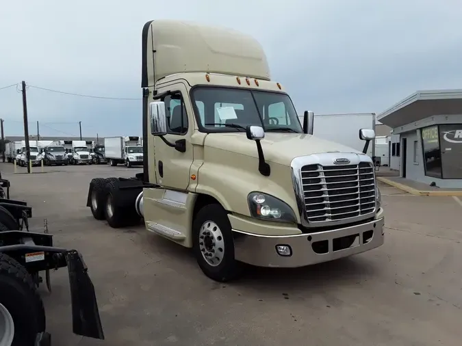 2016 FREIGHTLINER/MERCEDES CASCADIA 12515115fbe8ace4e8d6d4c8a584fc3e2f3