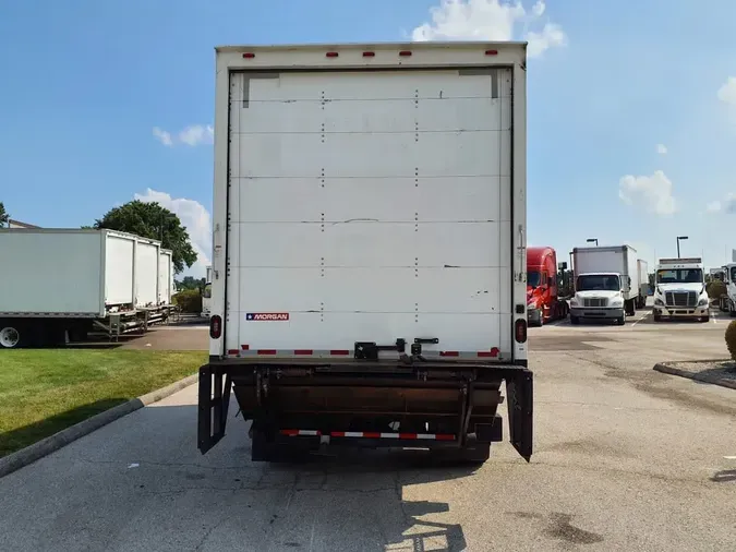 2017 FREIGHTLINER M2 106