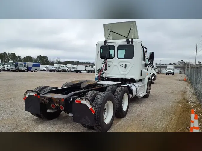 2020 FREIGHTLINER/MERCEDES CASCADIA 125