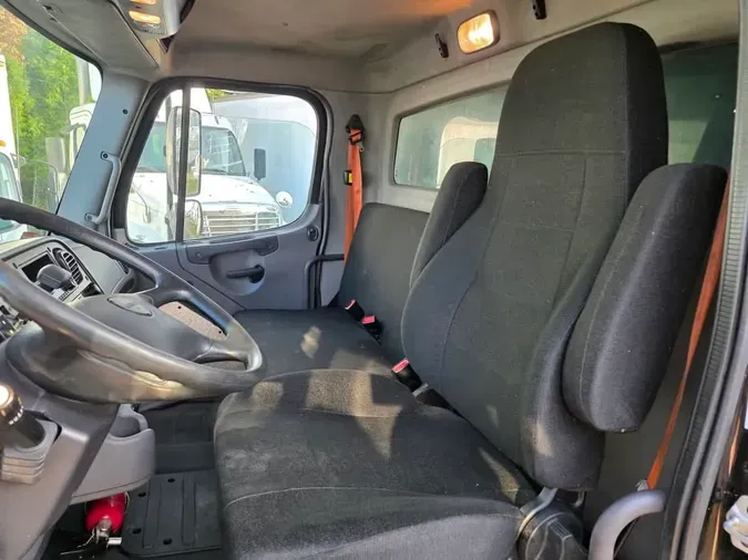 2019 FREIGHTLINER/MERCEDES M2 106