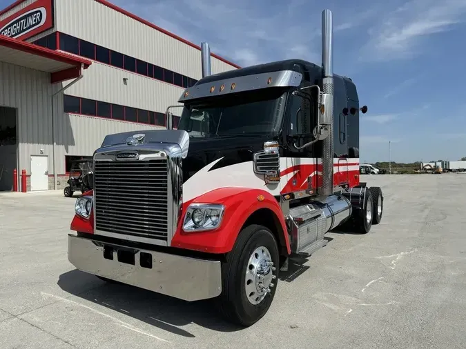 2018 Freightliner 122SD