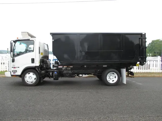 2019 ISUZU NRR