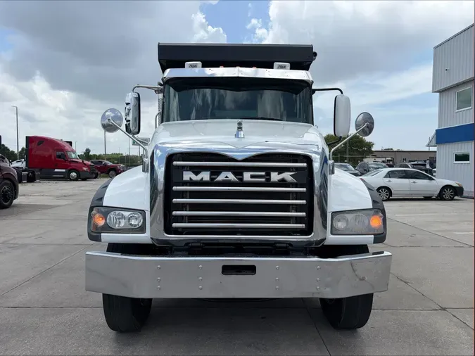 2018 Mack GU (Granite)