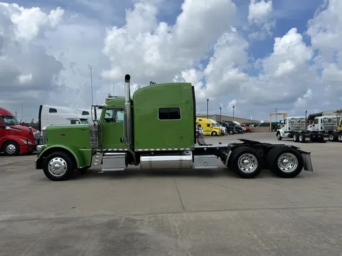 2022 Peterbilt 389