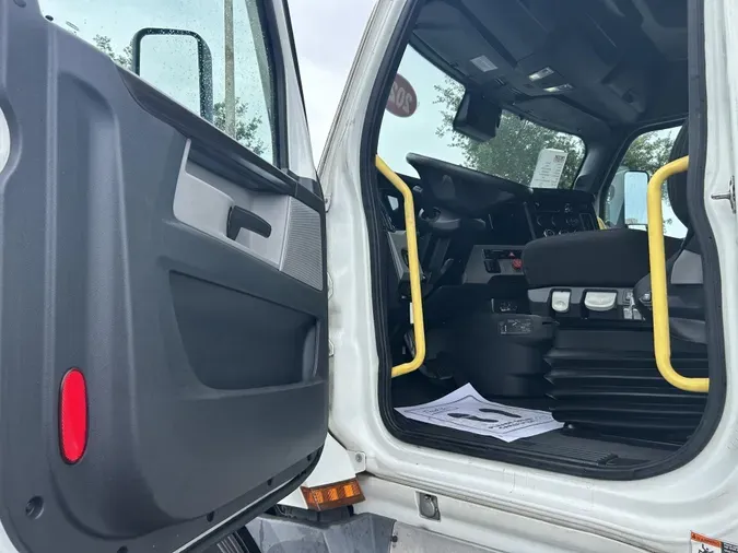 2021 Freightliner Cascadia