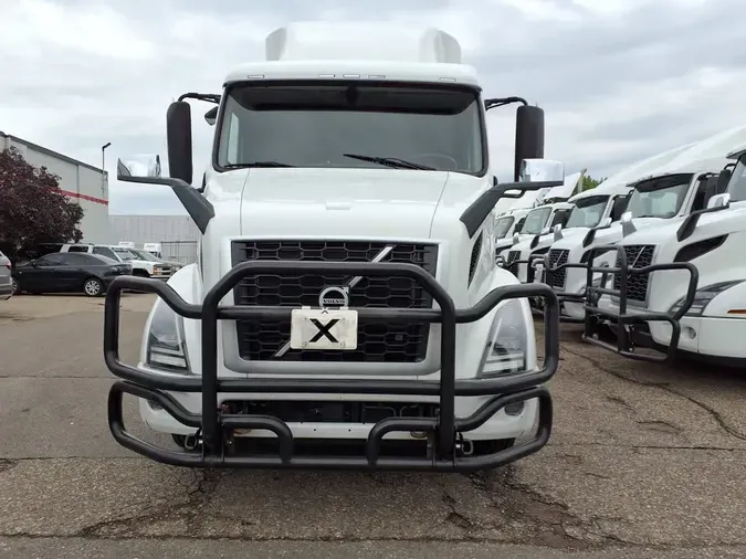 2020 VOLVO VNR64T-640