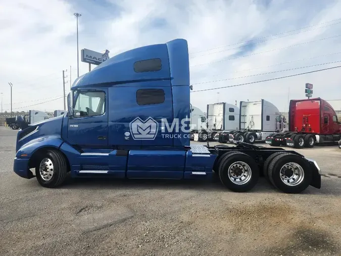 2021 VOLVO VNL64T760