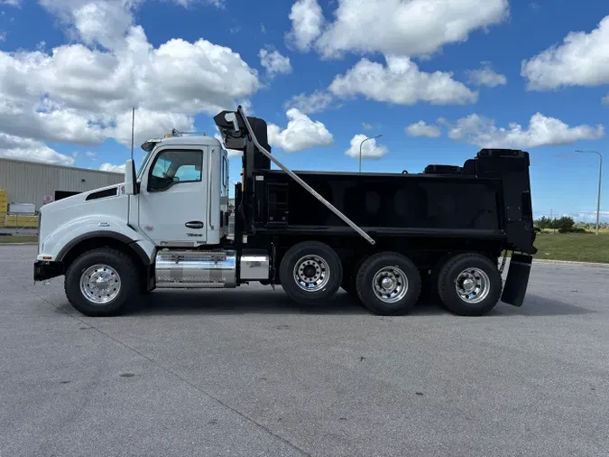 2026 Kenworth T880