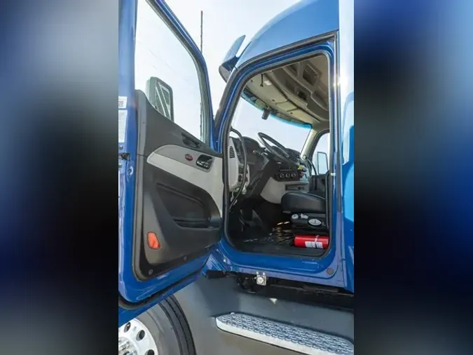 2022 PETERBILT 579