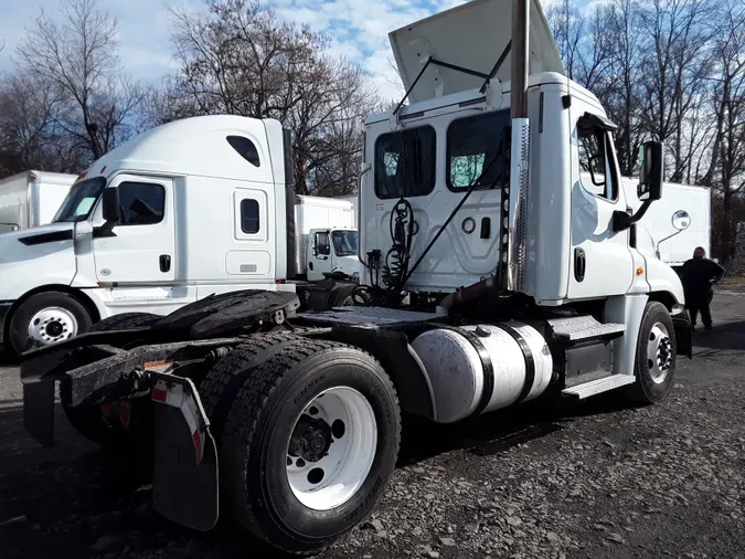 2018 FREIGHTLINER/MERCEDES CASCADIA 125