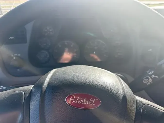 2021 Peterbilt 579152d8b45193dbd17bbd32c192804da59