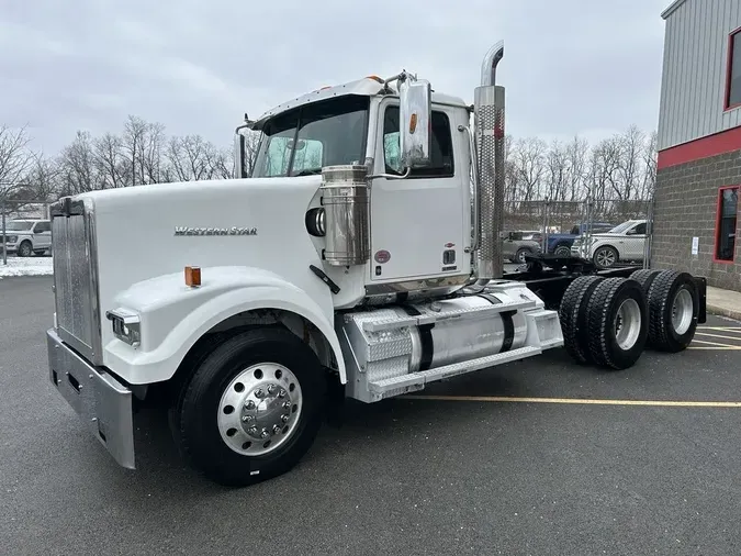 2022 Western Star 4900 SF152fb7975643b27d8ad81d3da48163e2