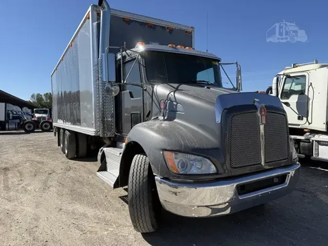 2012 KENWORTH T370