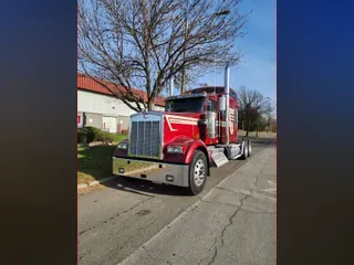 2024 Kenworth W900