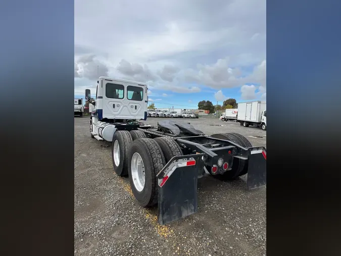 2018 FREIGHTLINER/MERCEDES CASCADIA 125