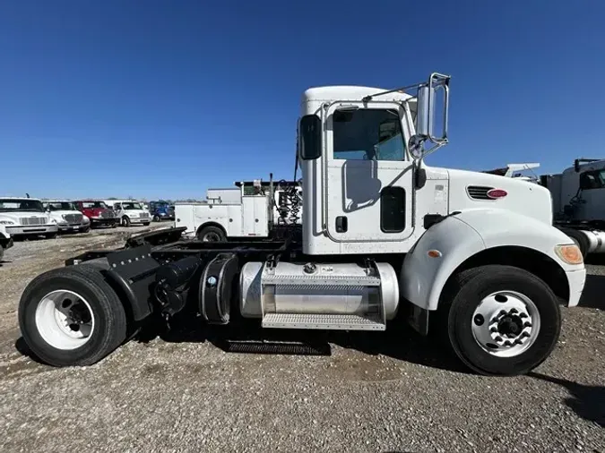 2011 PETERBILT 337