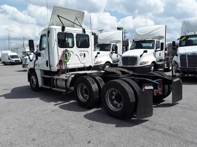 2019 FREIGHTLINER/MERCEDES CASCADIA 125