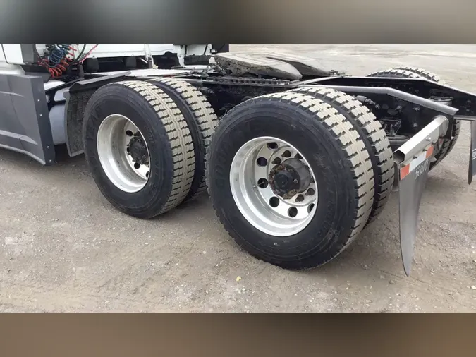 2022 Freightliner Cascadia 126