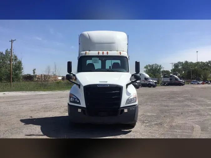 2020 Freightliner Cascadia 126