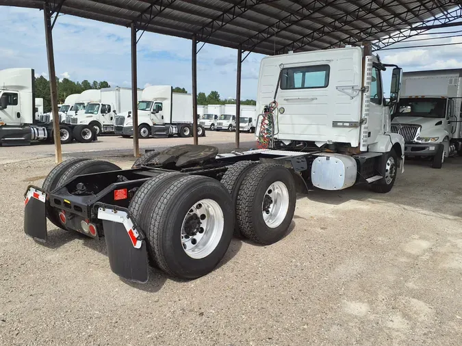 2015 VOLVO VNL64TRACTOR