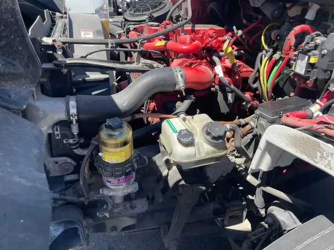 2019 FREIGHTLINER M2 106