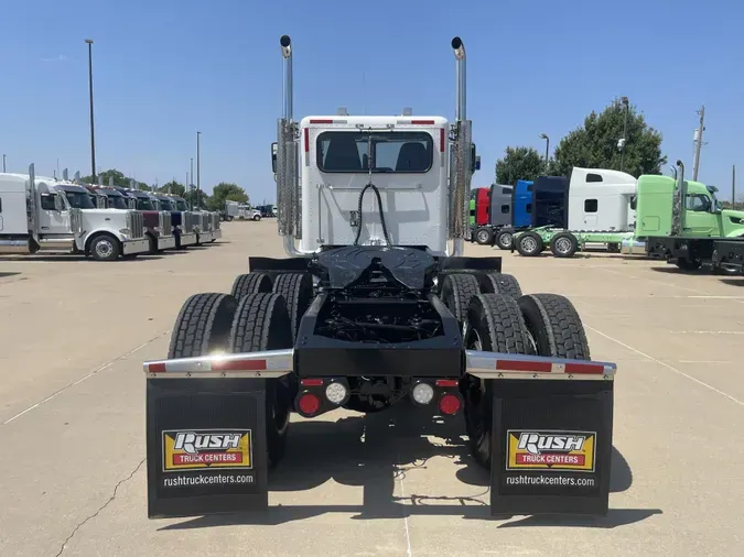 2022 Peterbilt 389